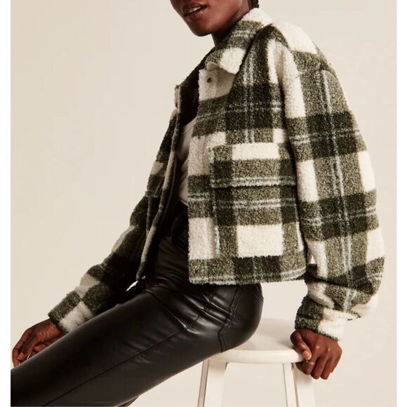 Abercrombie & Fitch Sherpa Cropped Plaid Jacket size M Green White Snap Closure - Picture 1 of 12